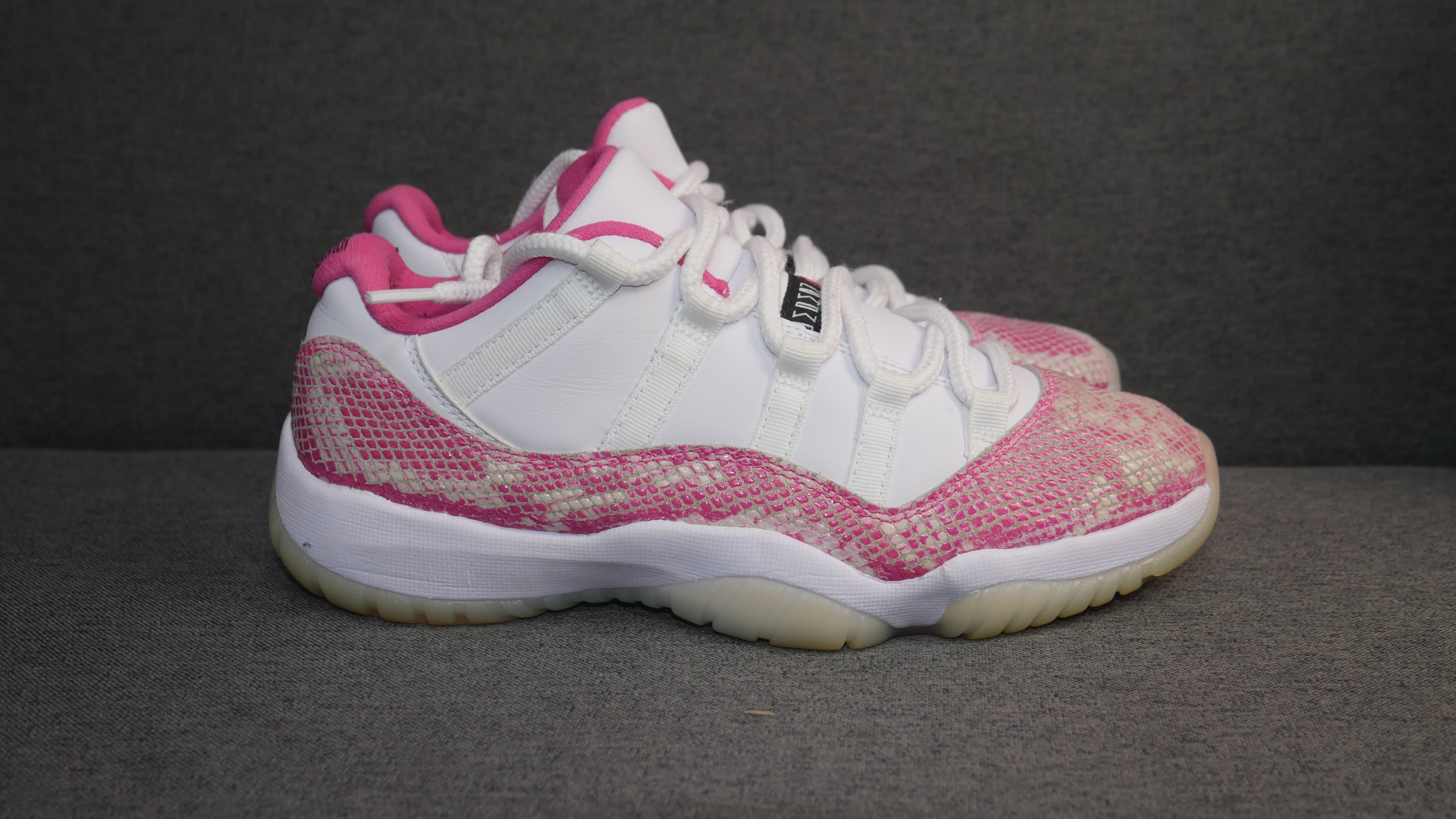 Jordan 11 low pink snakeskin