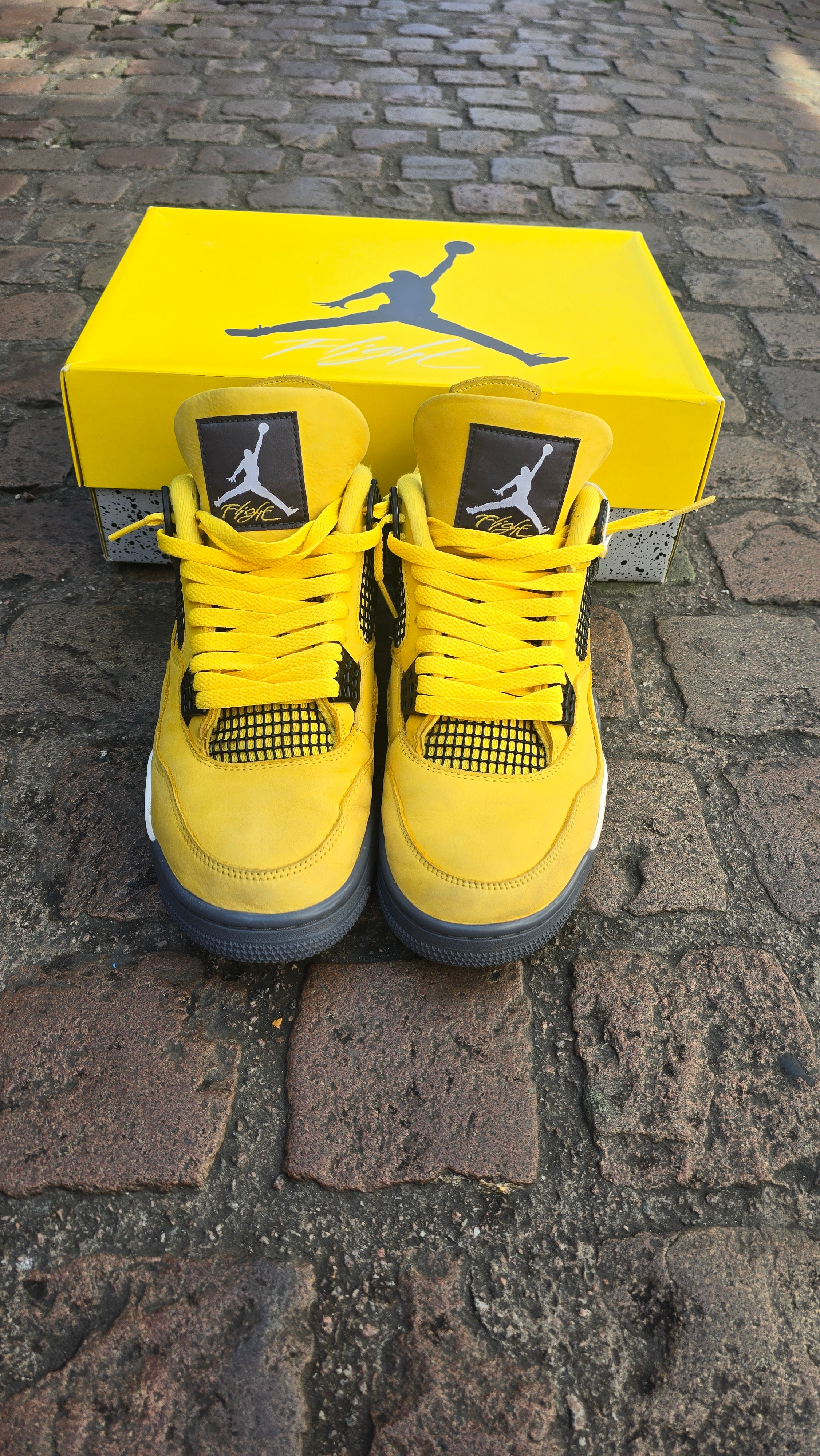 Jordan 4 yellow lightening USED