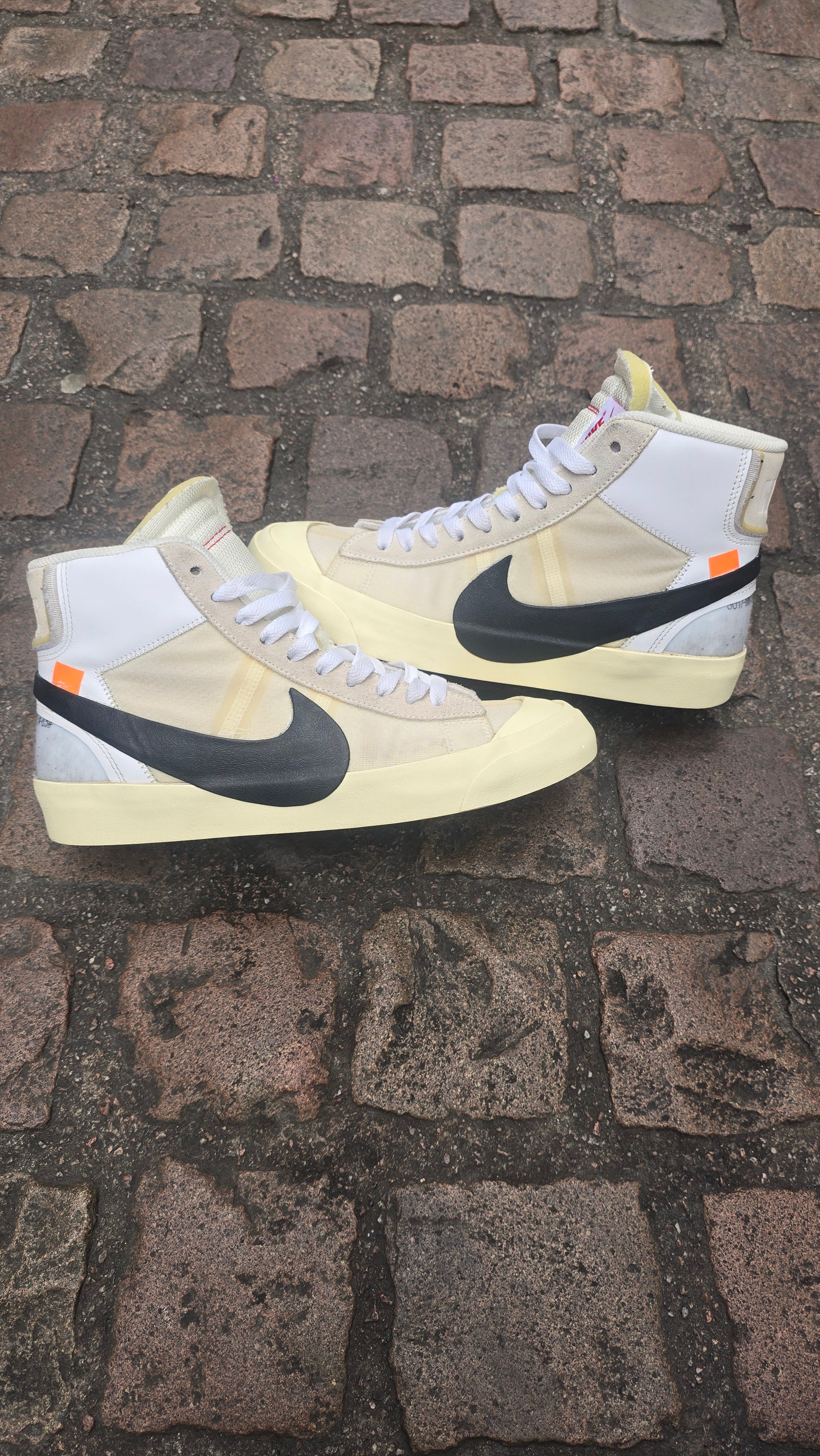 Off white blazer "THE TEN" USED .