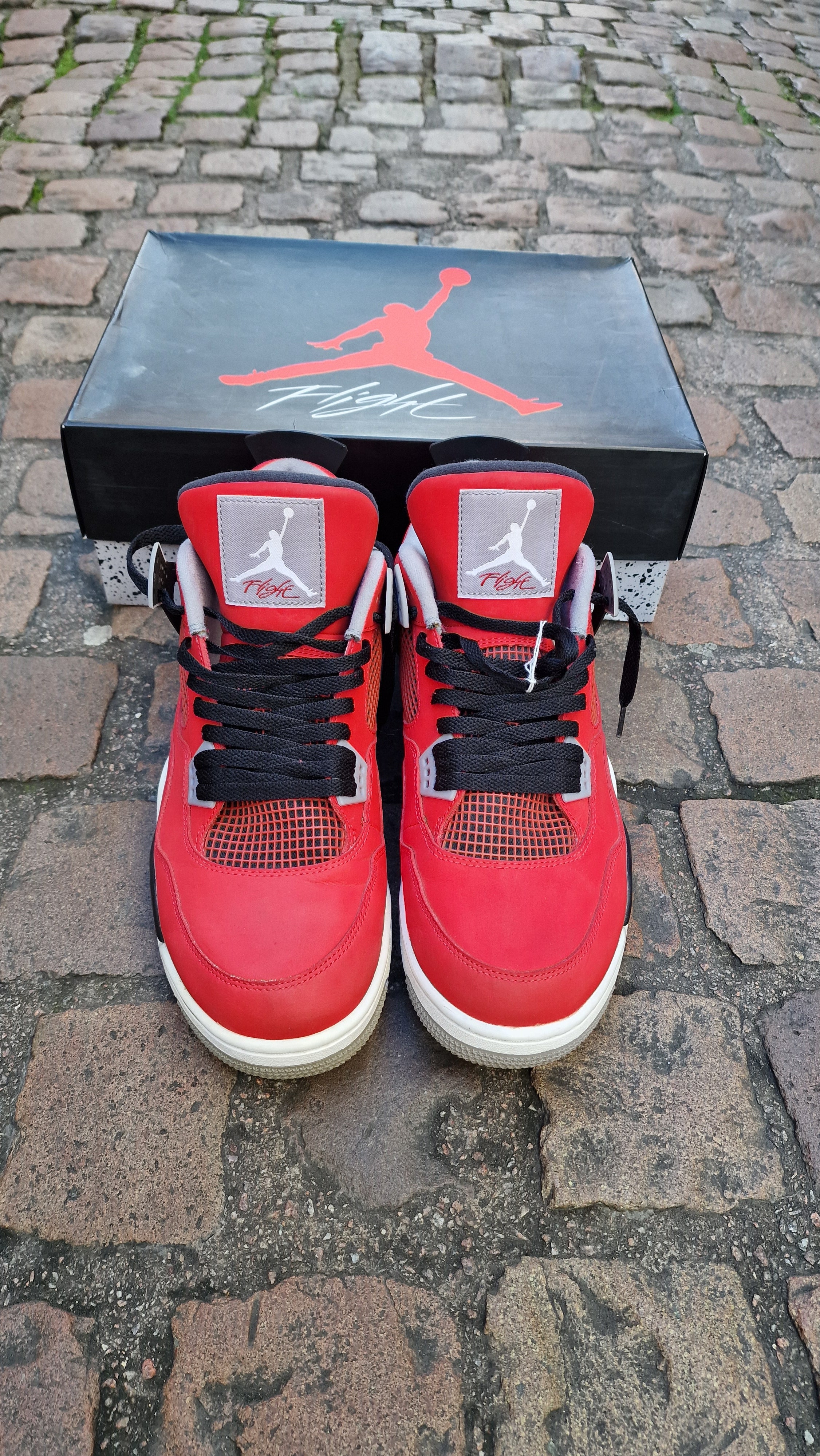 Jordan 4 toro bravo USED