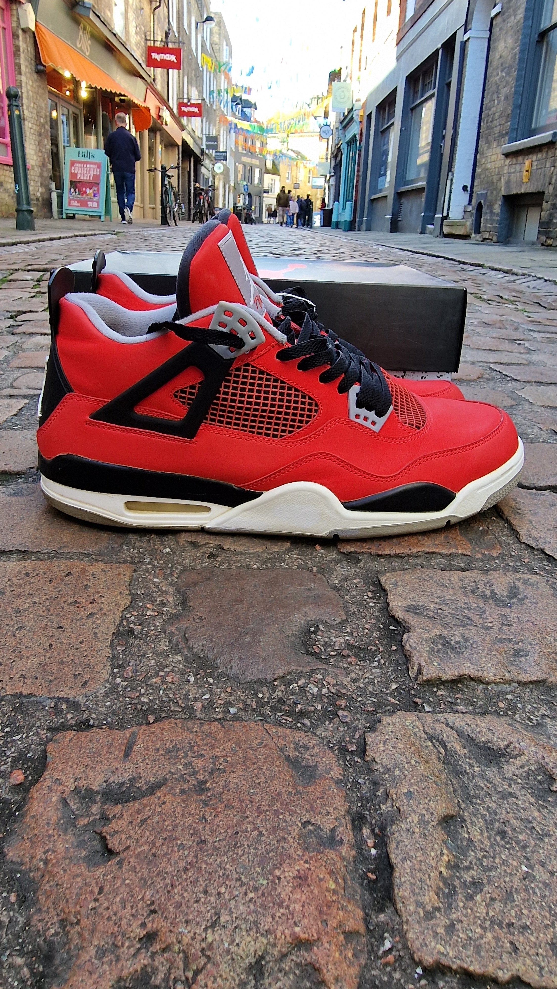 Jordan 4 toro bravo USED