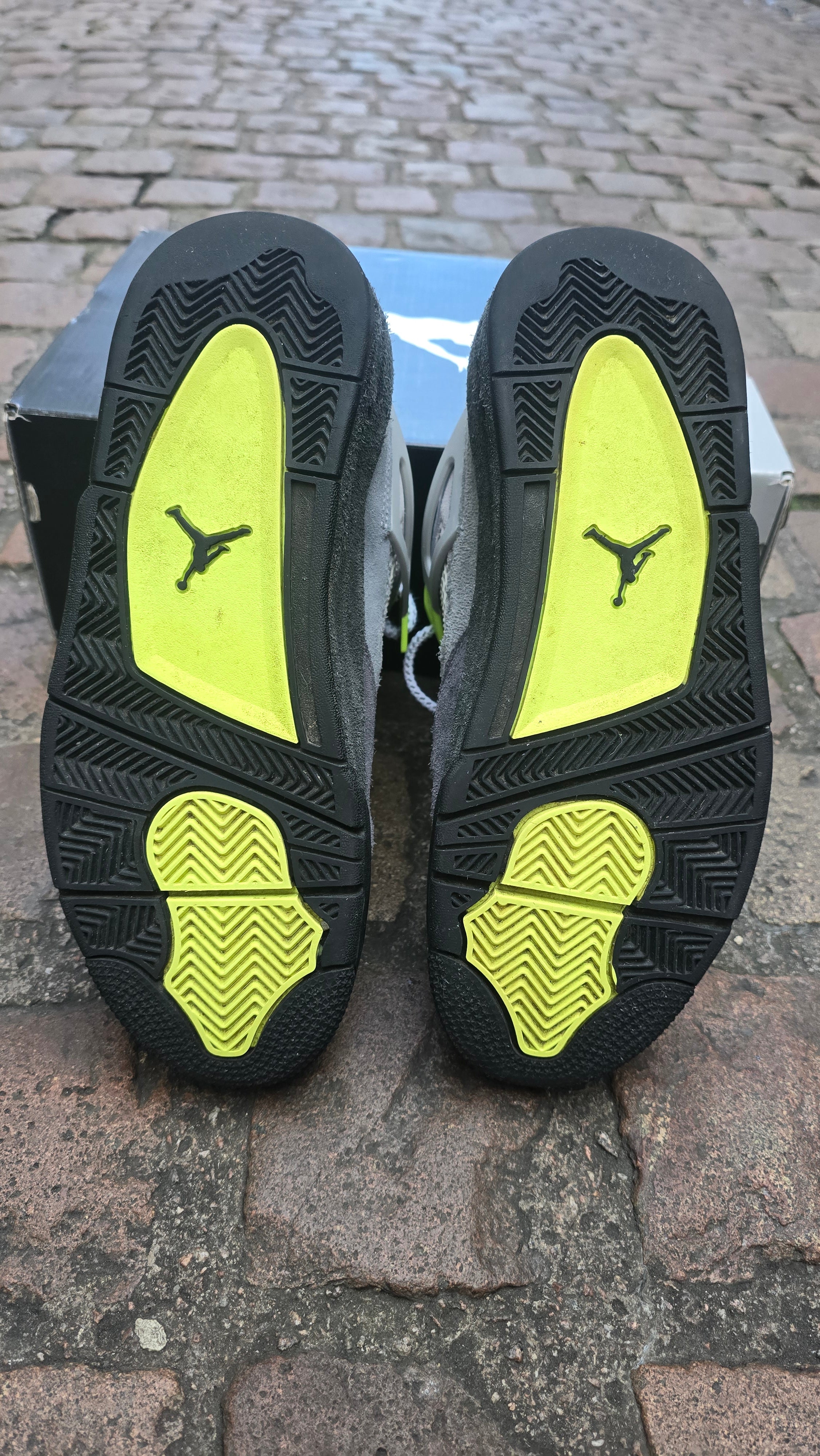 Jordan 4 neon UK  7 USED