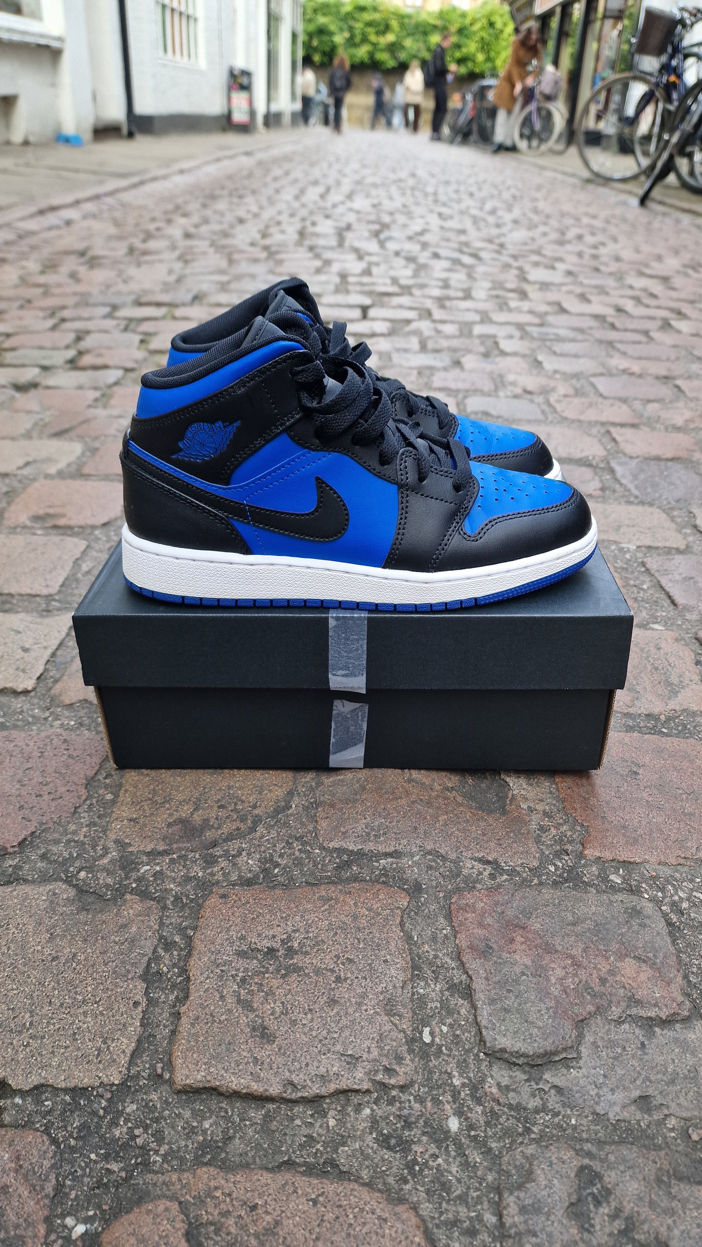 Jordan 1 Mid Black Royal Blue (GS) UK 4 USED