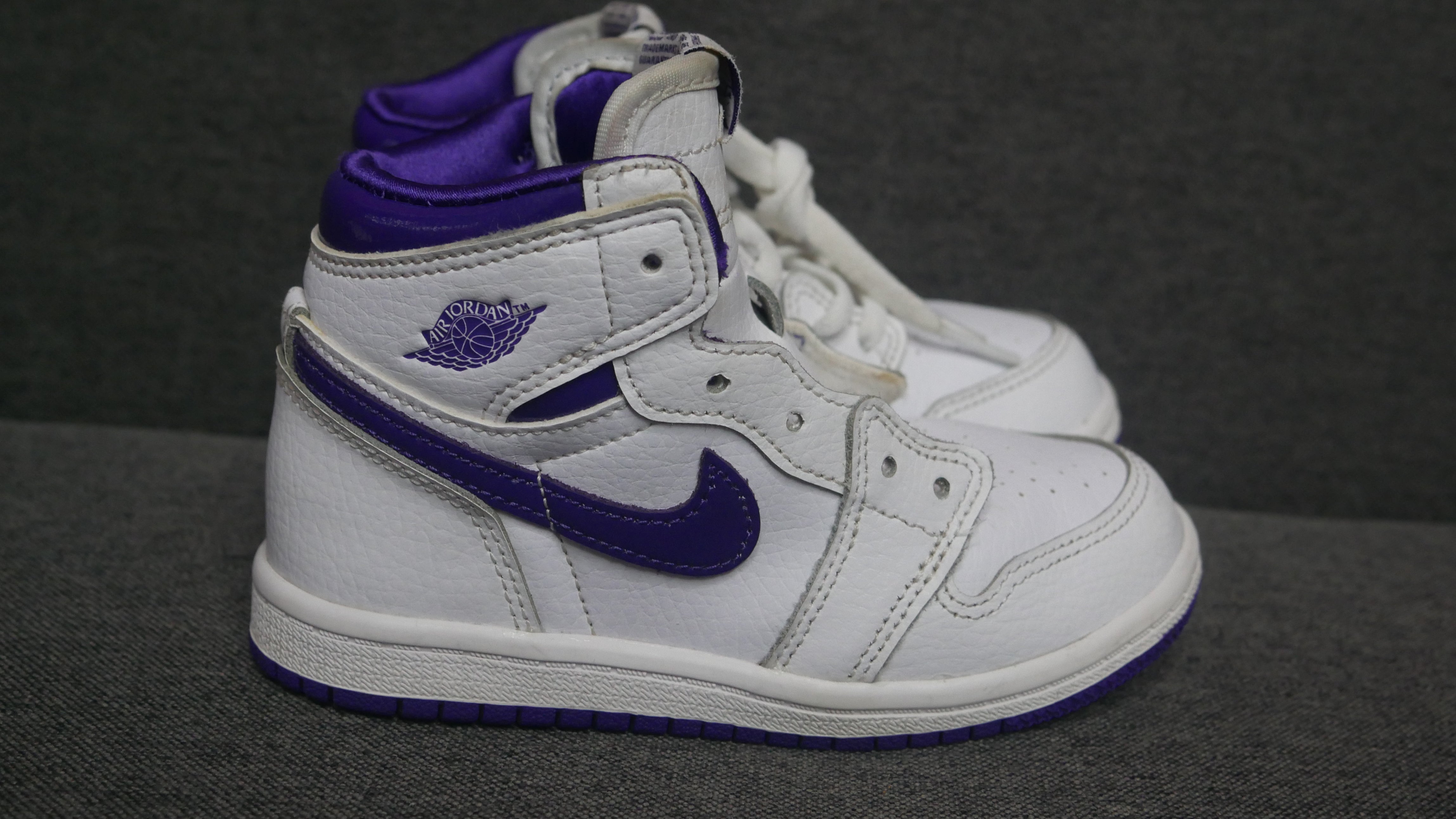 jordan 1 metalic purple USED