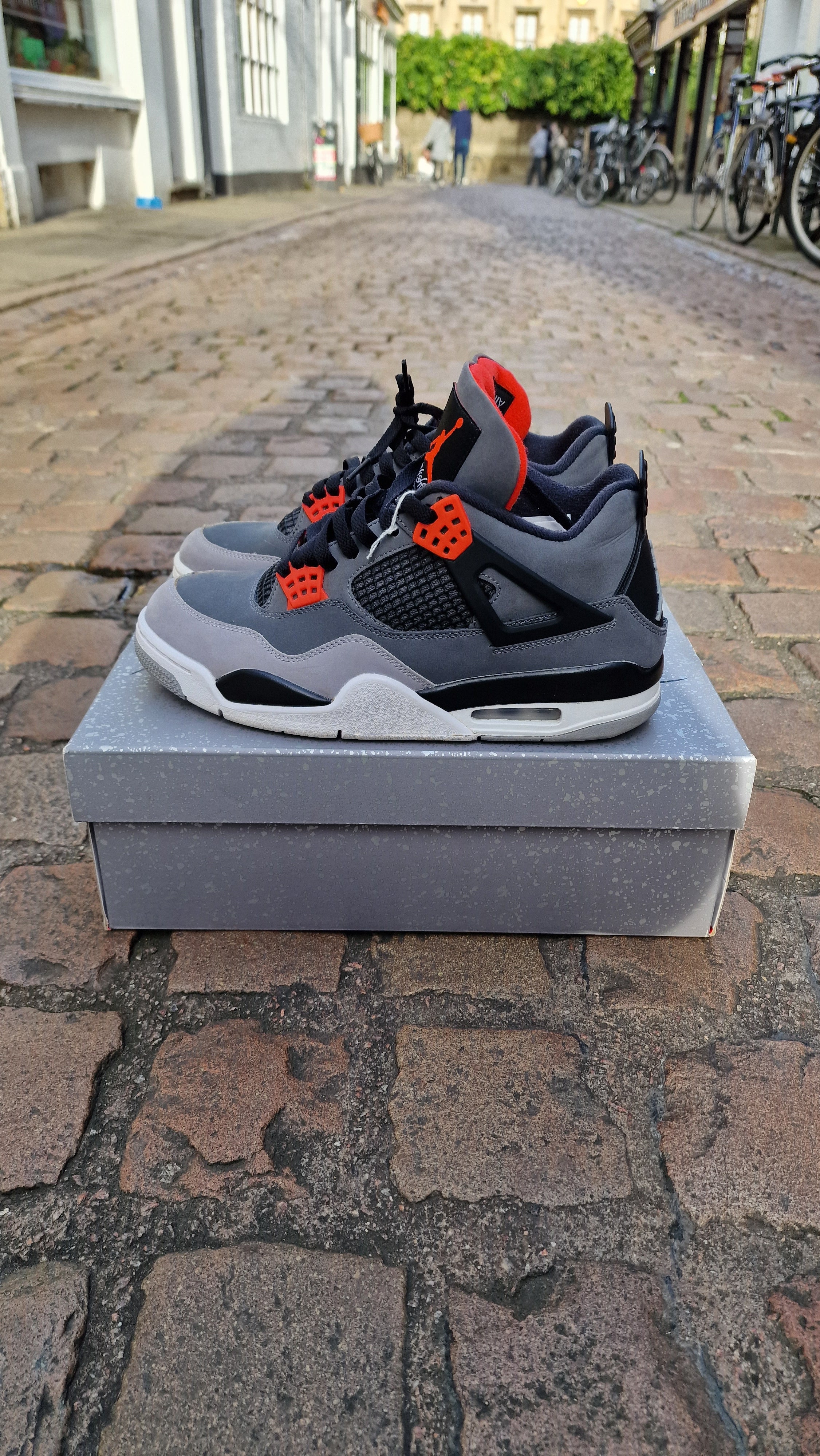 Jordan 4 Infared UK 7.5 USED