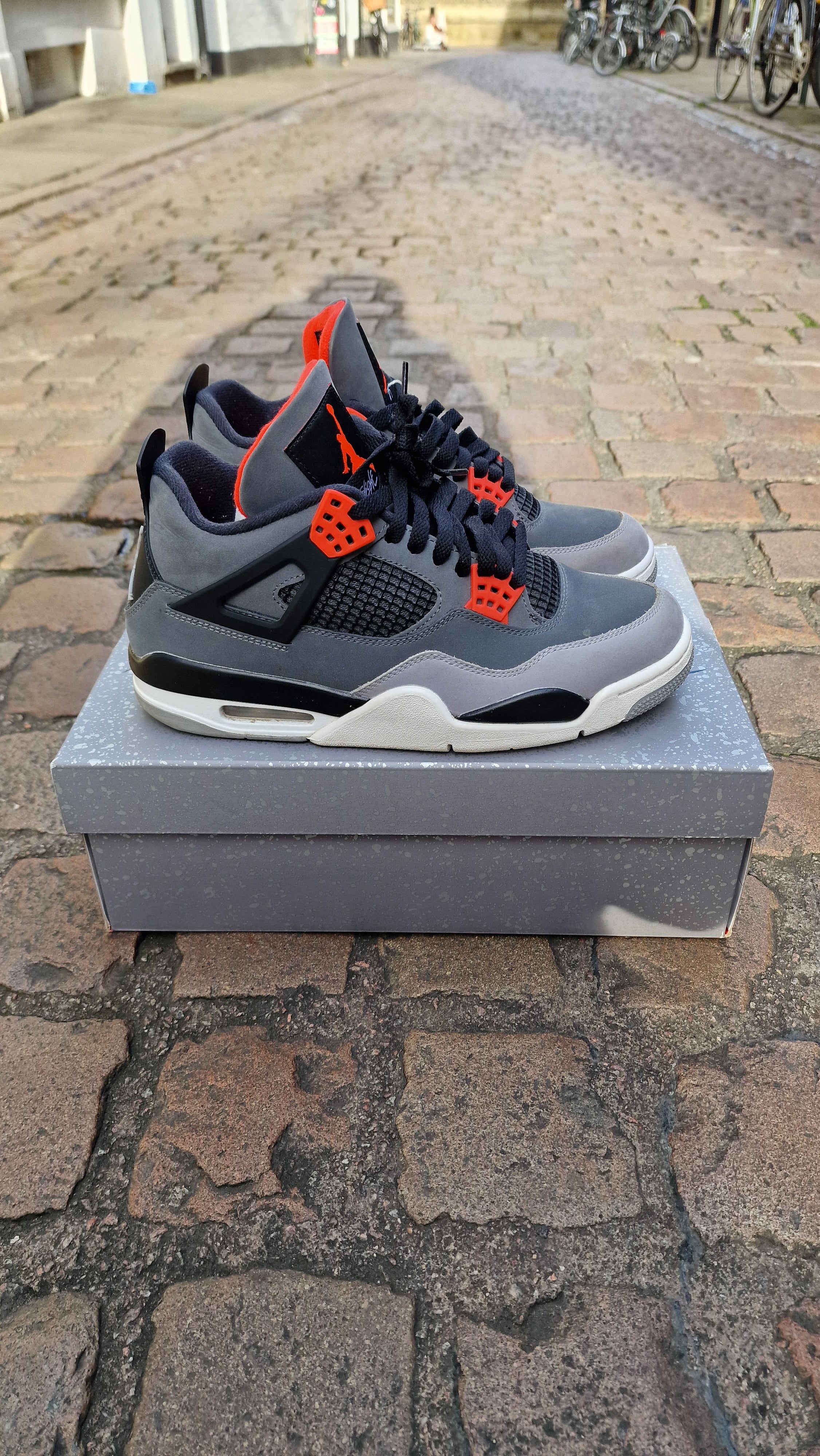 Jordan 4 Infared UK 7.5 USED