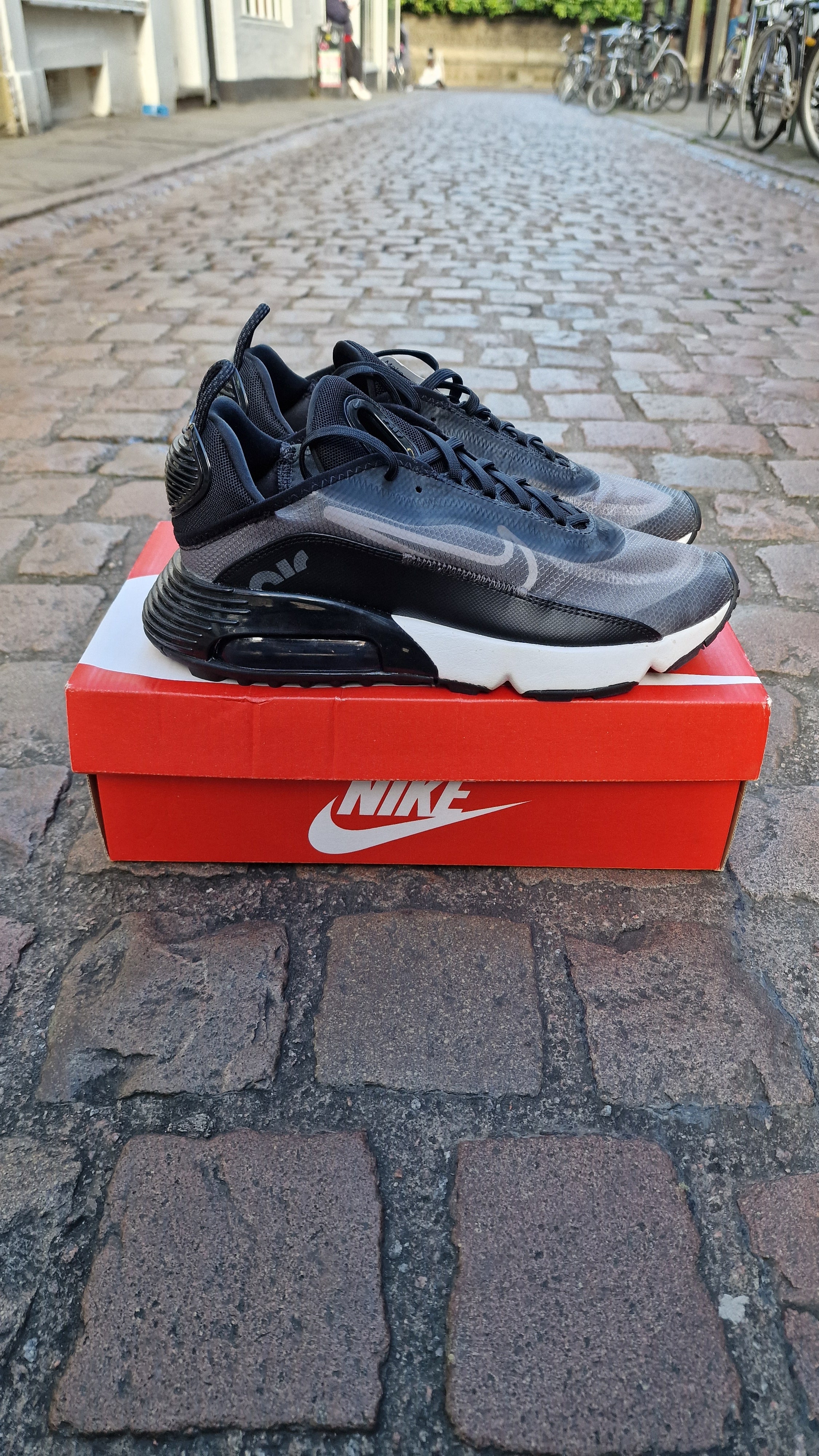 Nike Air Max 2090 Anthracite UK 7.5 USED